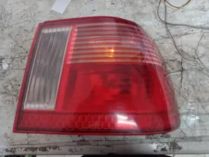 Foto de PILOTO TRASERO DERECHO SEAT IBIZA (6K1) referencia 6K6945258