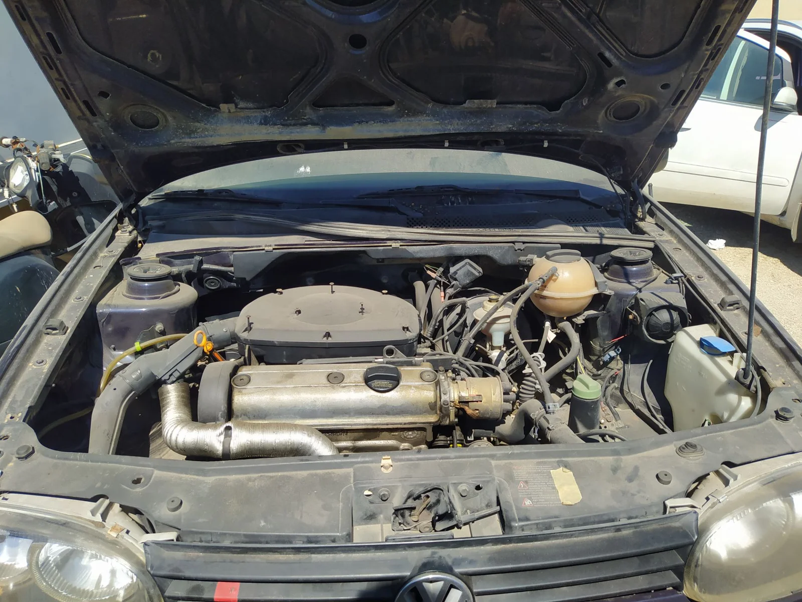 Foto de CERRADURA CAPO VOLKSWAGEN GOLF III (1H1)(11.1991) 2.0 (116 CV / 85 KW) referencia 1H0823509B