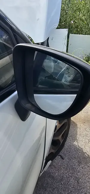 Foto de RETROVISOR DERECHO RENAULT CAPTUR I 1.5 dCi Diesel FAP (110 CV / 81 KW)