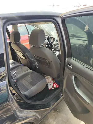 Foto de GOMAS CONTORNO PUERTA FORD C-MAX (CB3)(2007) 1.8 TDCi Turbodiesel CAT (116 CV / 85 KW)