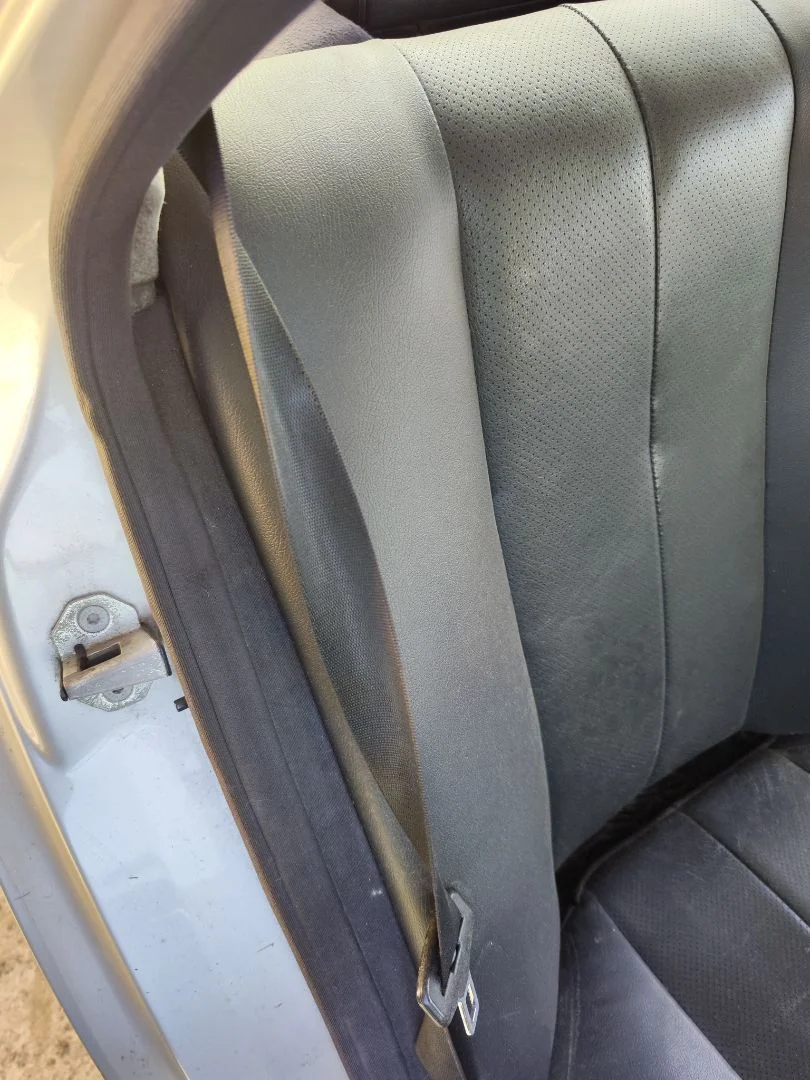 Foto de CINTURON SEGURIDAD TRASERO DERECHO MERCEDES-BENZ CLASE E (BM 210) BERLINA 2.2 CDI CAT (143 CV / 105 KW)