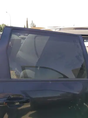 Foto de LUNA TRASERA DERECHA SSANGYONG REXTON 2.7 Turbodiesel CAT (160 CV / 118 KW)