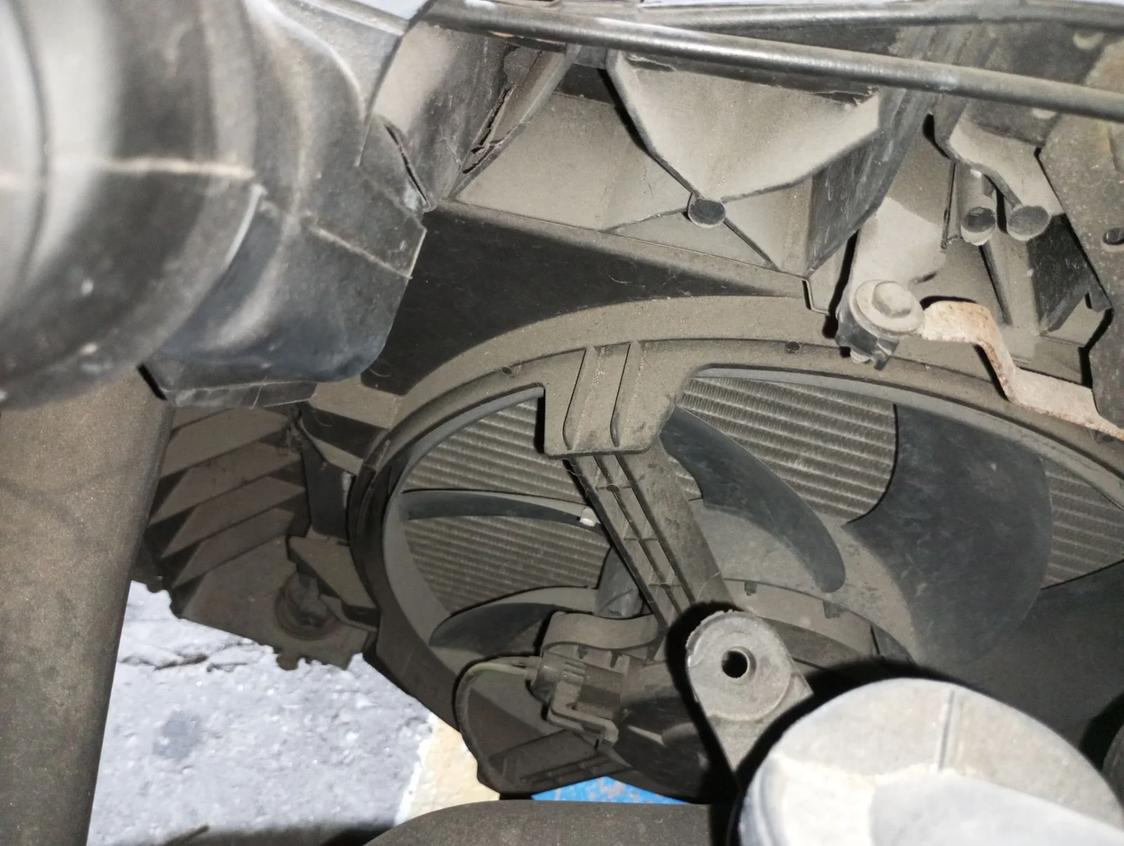 Foto de RADIADOR AGUA FORD FIESTA (CBK) 1.25 16V CAT (69 CV / 51 KW) referencia 1222562
