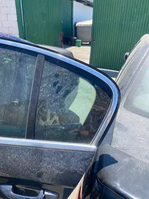 Foto de LUNA CUSTODIA TRASERA IZQUIERDA VOLKSWAGEN PASSAT BERLINA (3C2) 2.0 TDI (140 CV / 103 KW)