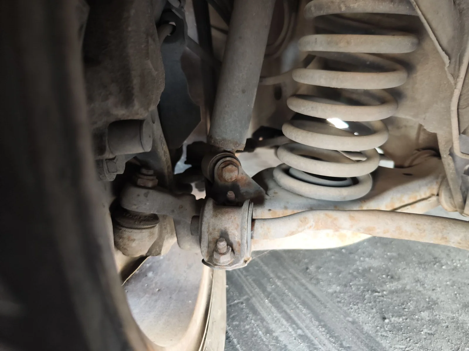 Foto de BRAZO SUSPENSION DELANTERO DERECHO MERCEDES-BENZ SLK (BM 170) ROADSTER 2.0 16V CAT (136 CV / 100 KW) referencia A2023304907