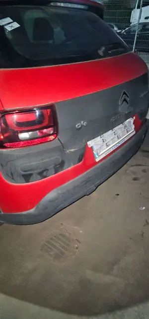 Foto de REFUERZO PARAGOLPES TRASERO CITROEN C4 CACTUS 1.2 12V VTi (82 CV / 60 KW)
