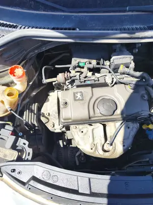 Foto de MOTOR COMPLETO PEUGEOT 207 1.4  (73 CV / 54 KW) referencia KFV