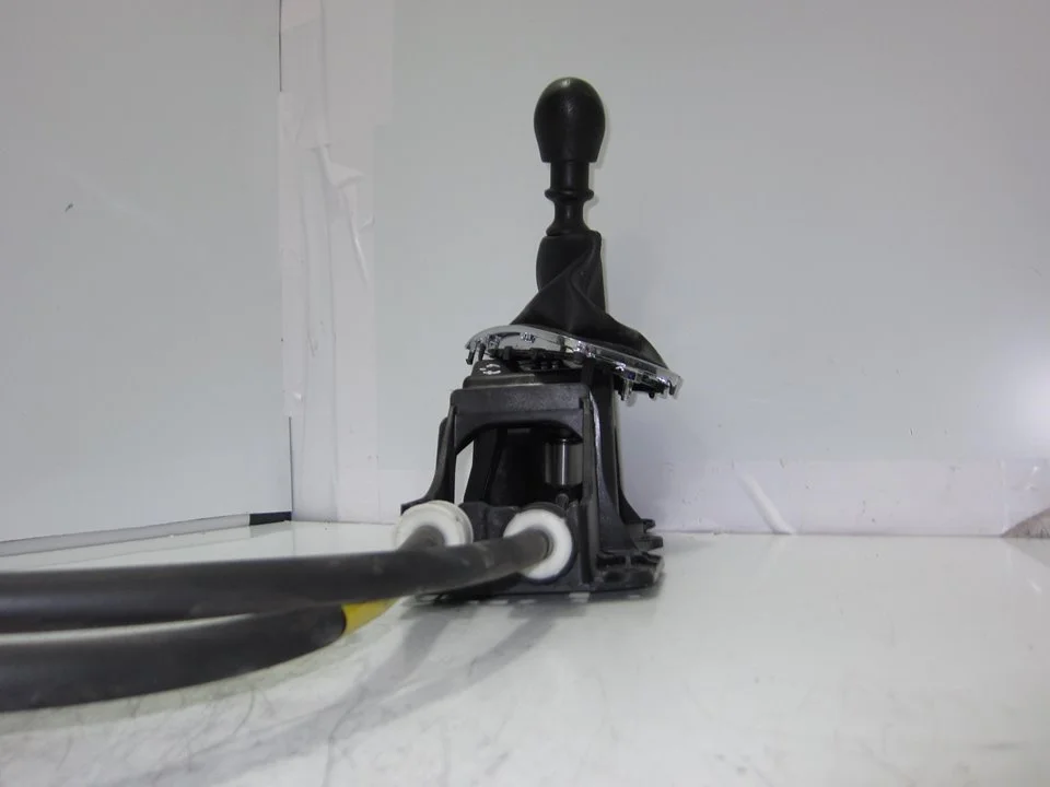 Foto de PALANCA CAMBIO RENAULT MEGANE III BERLINA 5P referencia 8201062921A