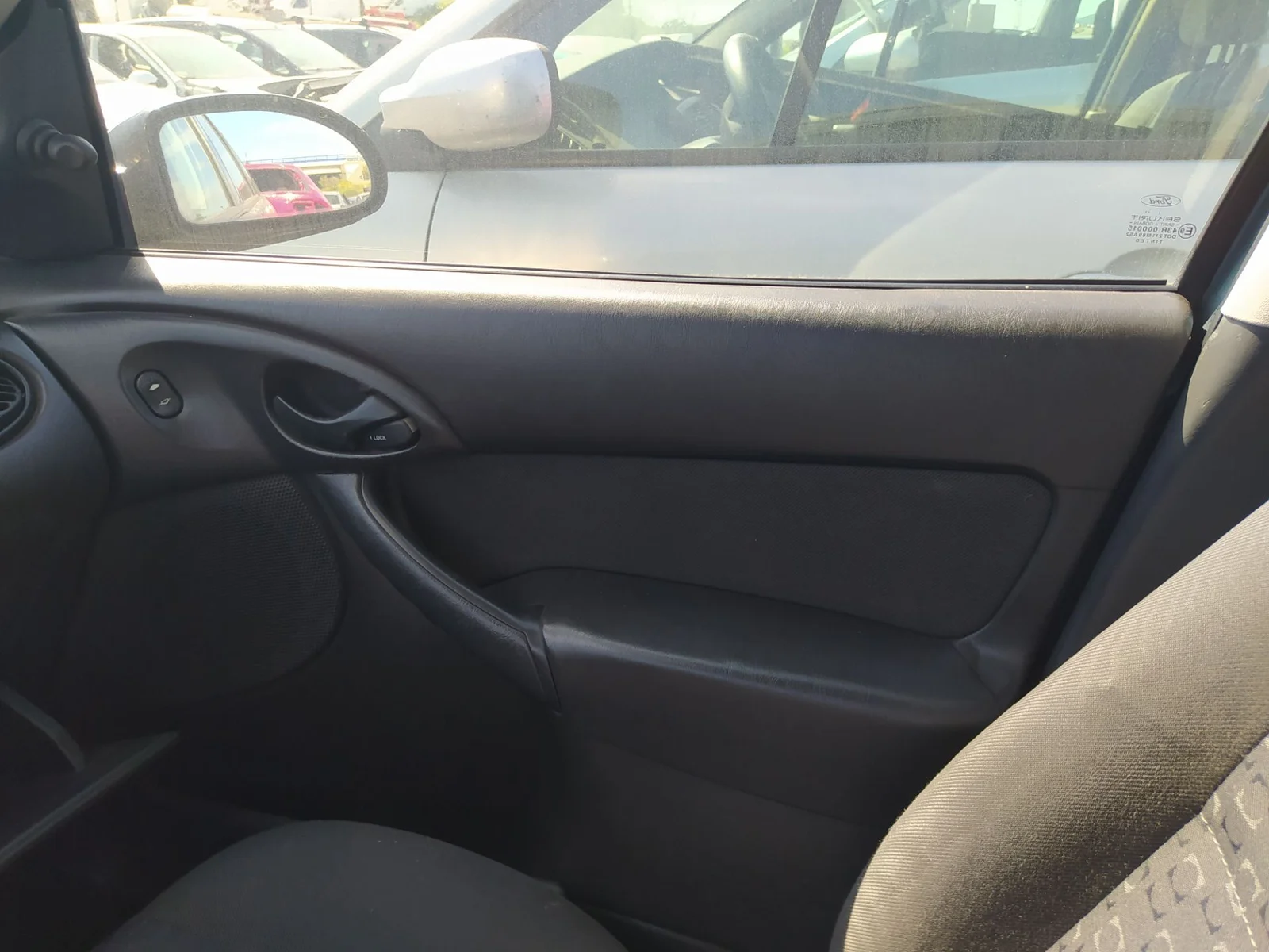 Foto de MANDO ELEVALUNAS DELANTERO DERECHO FORD FOCUS BERLINA (CAK) 1.8 TDCi CAT (101 CV / 74 KW)
