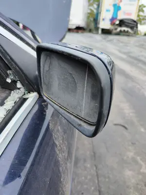 Foto de RETROVISOR DERECHO BMW SERIE 5 BERLINA (E39) 3.0 24V Turbodiesel CAT (193 CV / 142 KW) foto 2