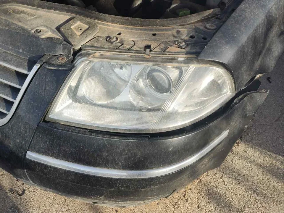 Foto de FARO IZQUIERDO VOLKSWAGEN PASSAT VARIANT (3B6) 1.9 TDI (131 CV / 96 KW) referencia 3B0941015AN