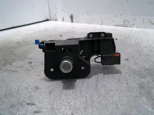 Foto de BOMBIN PORTON TRASERO OPEL MERIVA 1.7 16V DTI CAT (Y 17 DT / LR6) (75 CV / 55 KW) referencia 09183495