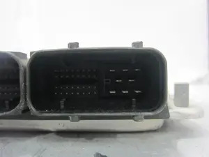 Foto de CENTRALITA MOTOR UCE RENAULT KANGOO I (F/KC0) 1.9 Diesel (64 CV / 47 KW) referencia 038906019NL foto 5
