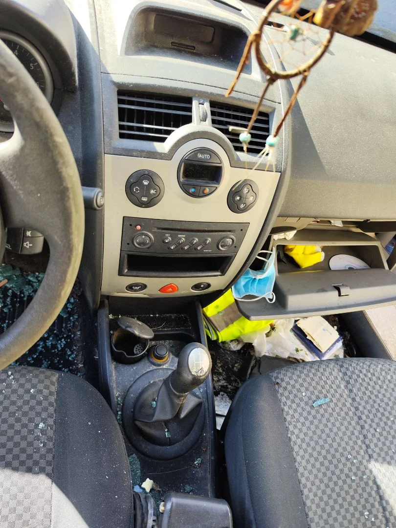 Foto de CONSOLA CENTRAL RENAULT MEGANE II BERLINA 5P 1.5 dCi Diesel (101 CV / 74 KW)