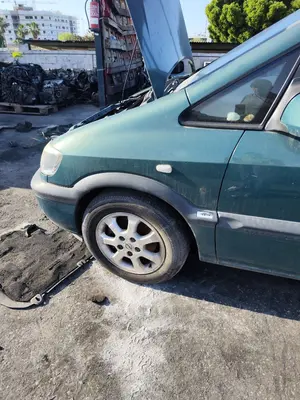 Foto de ALETA DELANTERA IZQUIERDA OPEL ZAFIRA A 2.0 DTI (101 CV / 74 KW) referencia 9195344