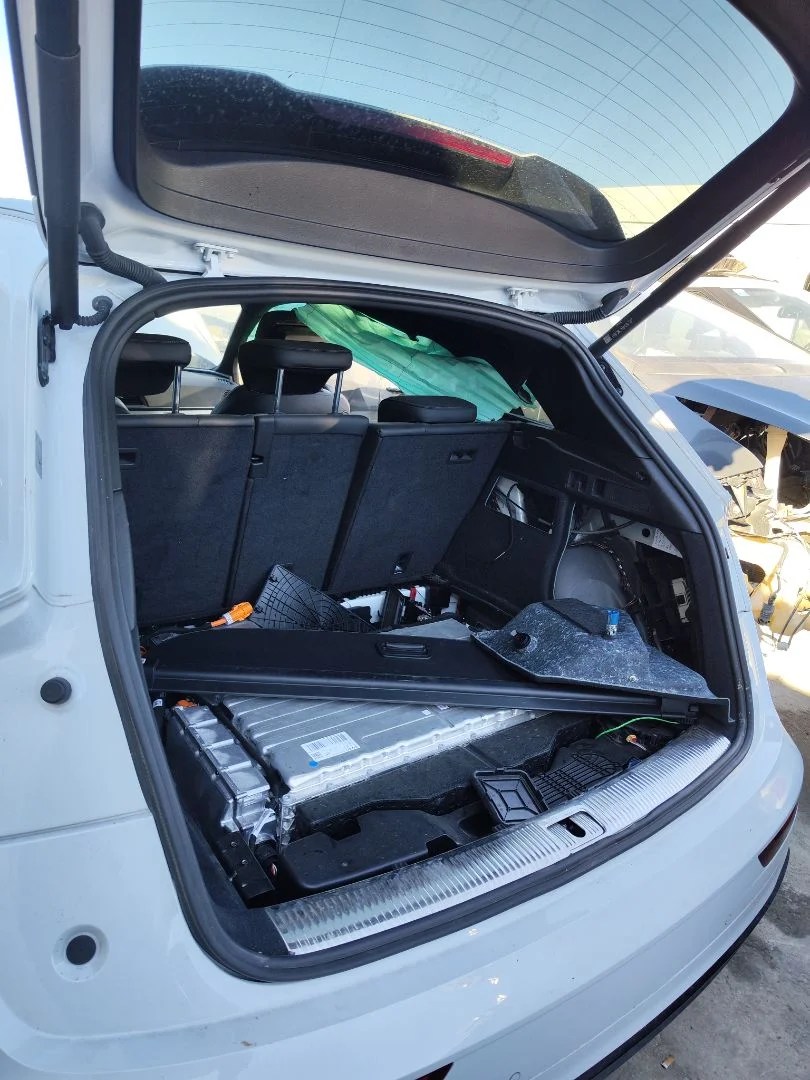 Foto de GOMAS CONTORNO PUERTA AUDI Q5 FYG Híbrido 220 kW (2.0 Ltr. - 195 kW TFSI) (299 CV / 220 KW) referencia 80A827705D