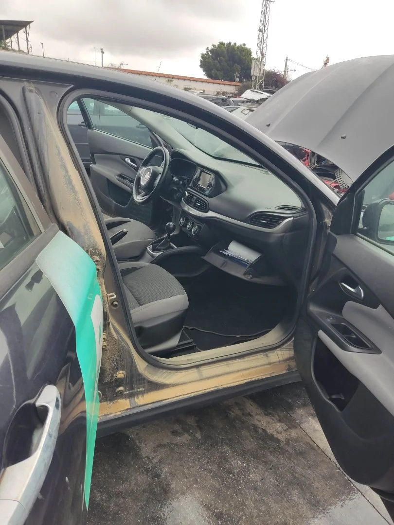 Foto de GOMAS CONTORNO PUERTA FIAT II TIPO (356) BERLINA 1.4 (95 CV / 70 KW)