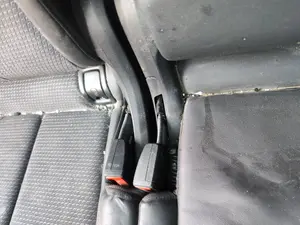 Foto de ENGANCHE CINTURON TRASERO CENTRAL AUDI Q5 FYG Híbrido 220 kW (2.0 Ltr. - 195 kW TFSI) (299 CV / 220 KW) referencia 80A857739D
