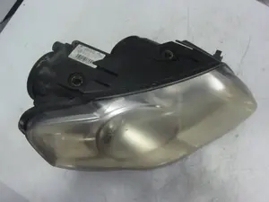 Foto de FARO DERECHO VOLKSWAGEN PASSAT BERLINA (3C2) 2.0 TDI (140 CV / 103 KW) referencia 1EL24701402 foto 7