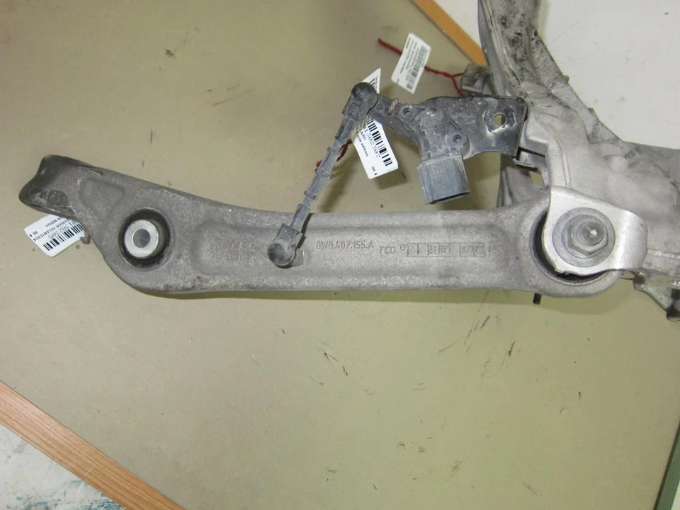 Foto de BRAZO SUSPENSION INFERIOR DELANTERO IZQUIERDO AUDI A5 COUPE (F53) 2.0 16V TDI (190 CV / 140 KW) referencia 8W0407155A