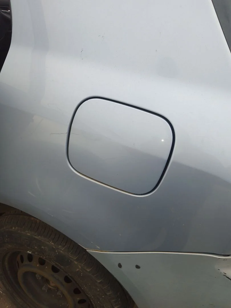 Foto de TAPA EXTERIOR COMBUSTIBLE TOYOTA COROLLA (E12) 1.4 16V CAT (97 CV / 71 KW)