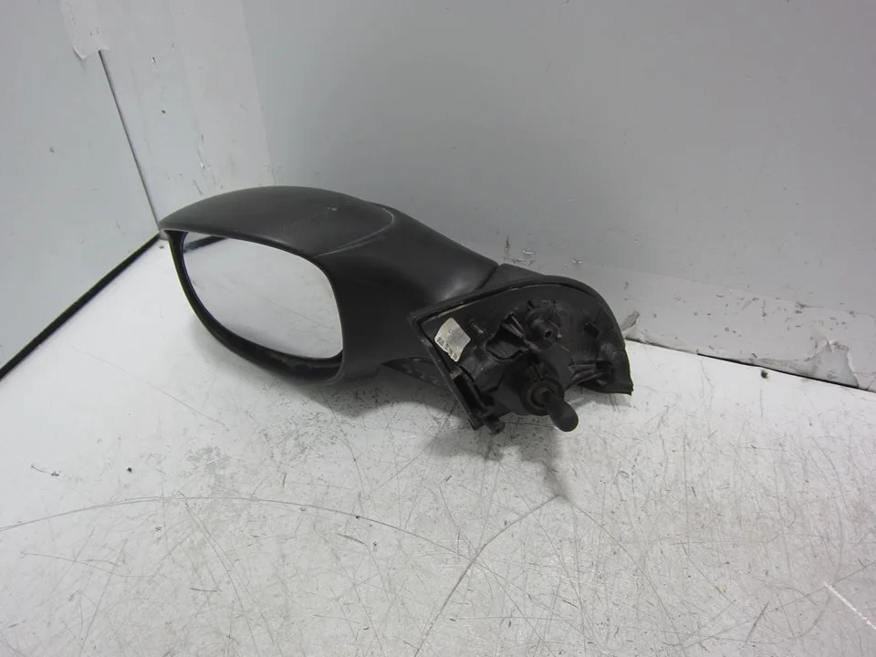 Foto de RETROVISOR IZQUIERDO CITROEN C3 1.1 (60 CV / 44 KW) referencia 12363500
