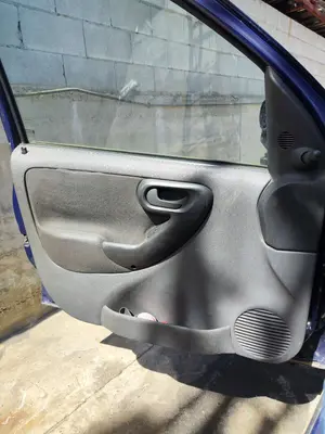 Foto de GUARNECIDO PUERTA DELANTERA IZQUIERDA OPEL COMBO (CORSA C) 1.3 16V CDTI CAT (Z 13 DT / LN9) (69 CV / 51 KW) referencia 13220321