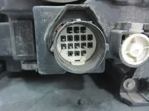 Foto de FARO DERECHO LAND ROVER RANGE ROVER SPORT 2.7 Td V6 CAT (190 CV / 140 KW) referencia XBC501723LZN foto 5