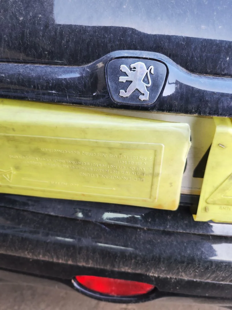 Foto de CERRADURA MALETERO / PORTON PEUGEOT 206 1.4 (75 CV / 55 KW)