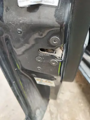 Foto de CERRADURA PUERTA DELANTERA IZQUIERDA RENAULT MEGANE III BERLINA 5P 1.5 dCi Diesel FAP (110 CV / 81 KW) referencia 805030002R