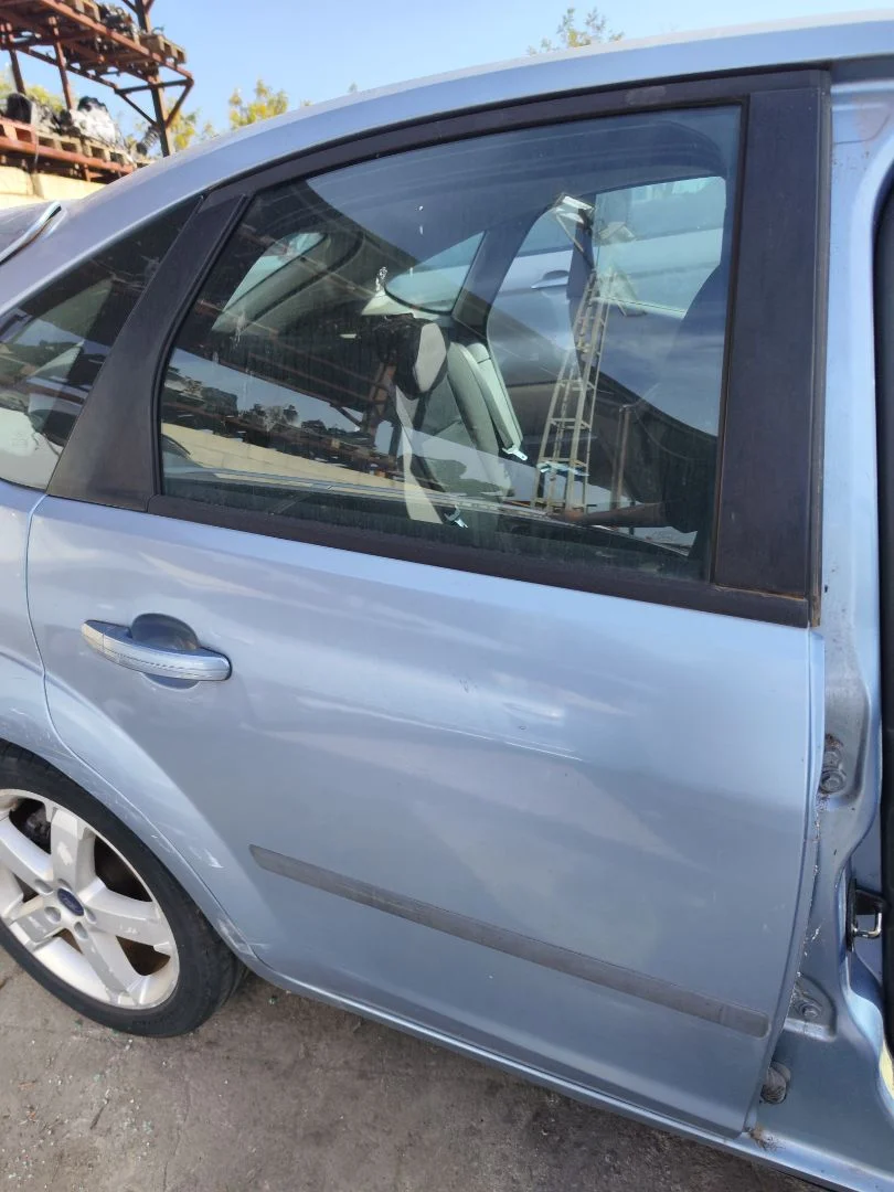 Foto de GOMAS CONTORNO PUERTA FORD FOCUS BERLINA (CAP) 1.8 TDCi Turbodiesel CAT (116 CV / 85 KW)
