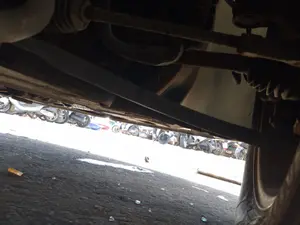 Foto de BRAZO SUSPENSION DELANTERO IZQUIERDO RENAULT CLIO III 1.4 16V (98 CV / 72 KW)