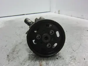 Foto de BOMBA DIRECCION VOLKSWAGEN PASSAT BERLINA (3B3) referencia 8E0145155N