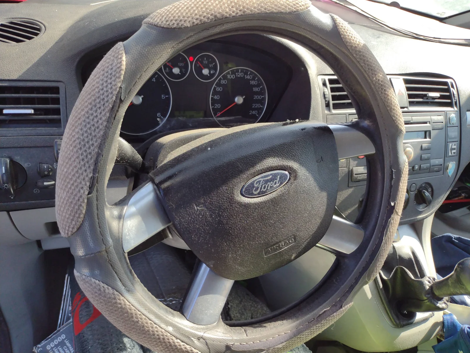 Foto de VOLANTE FORD FOCUS C-MAX (CAP)(2003) 1.6 TDCi CAT (109 CV / 80 KW) referencia 3M513600B