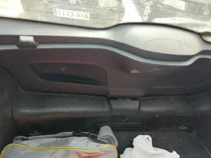 Foto de GUARNECIDO PORTON TRASERO RENAULT CLIO III 1.2 16V (75 CV / 55 KW)
