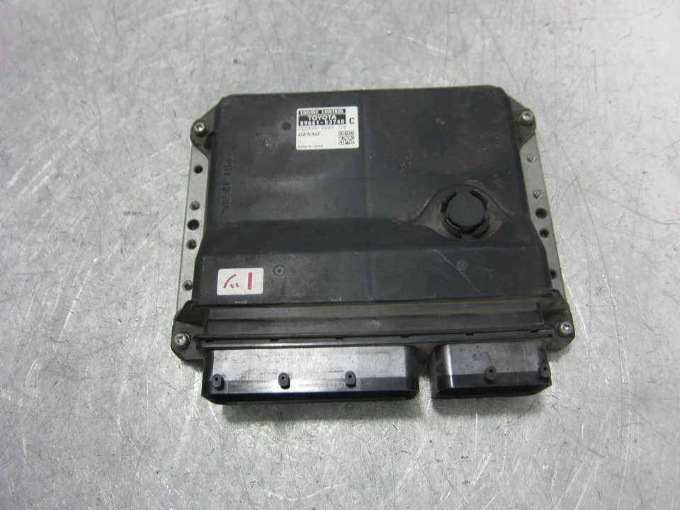 Foto de CENTRALITA MOTOR UCE LEXUS IS (DS2/IS2) referencia 8966153740