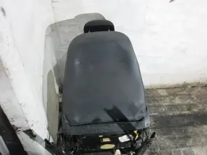 Foto de ASIENTO DELANTERO IZQUIERDO VOLKSWAGEN GOLF VI (5K1)(10.2008) 1.6 TDI DPF (105 CV / 77 KW) referencia 1K4881105 foto 5