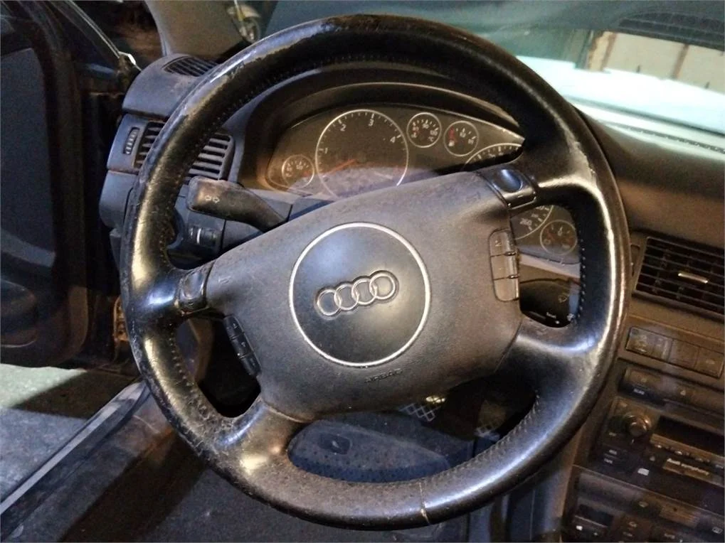 Foto de VOLANTE AUDI ALLROAD QUATTRO QUATTRO (4B5)