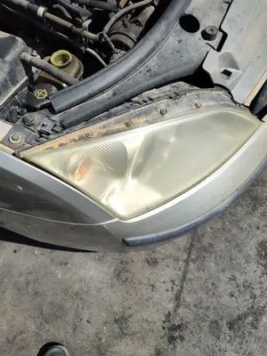 Foto de FARO DERECHO FORD MONDEO BERLINA (GE) 2.0 TDCi CAT (131 CV / 96 KW) referencia 1435619 foto 3