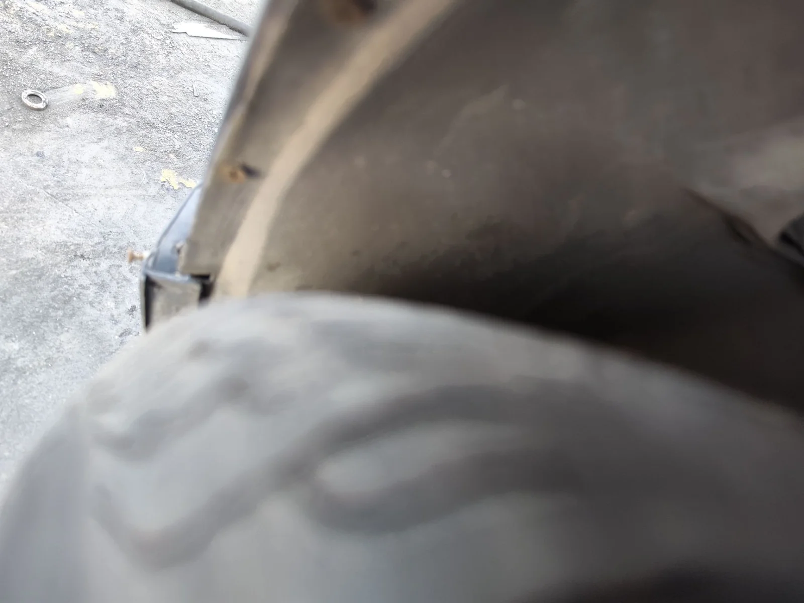 Foto de PASO RUEDA DELANTERO IZQUIERDO AUDI A3 (8L) 1.9 TDI (110 CV / 81 KW) referencia 8L0821171C