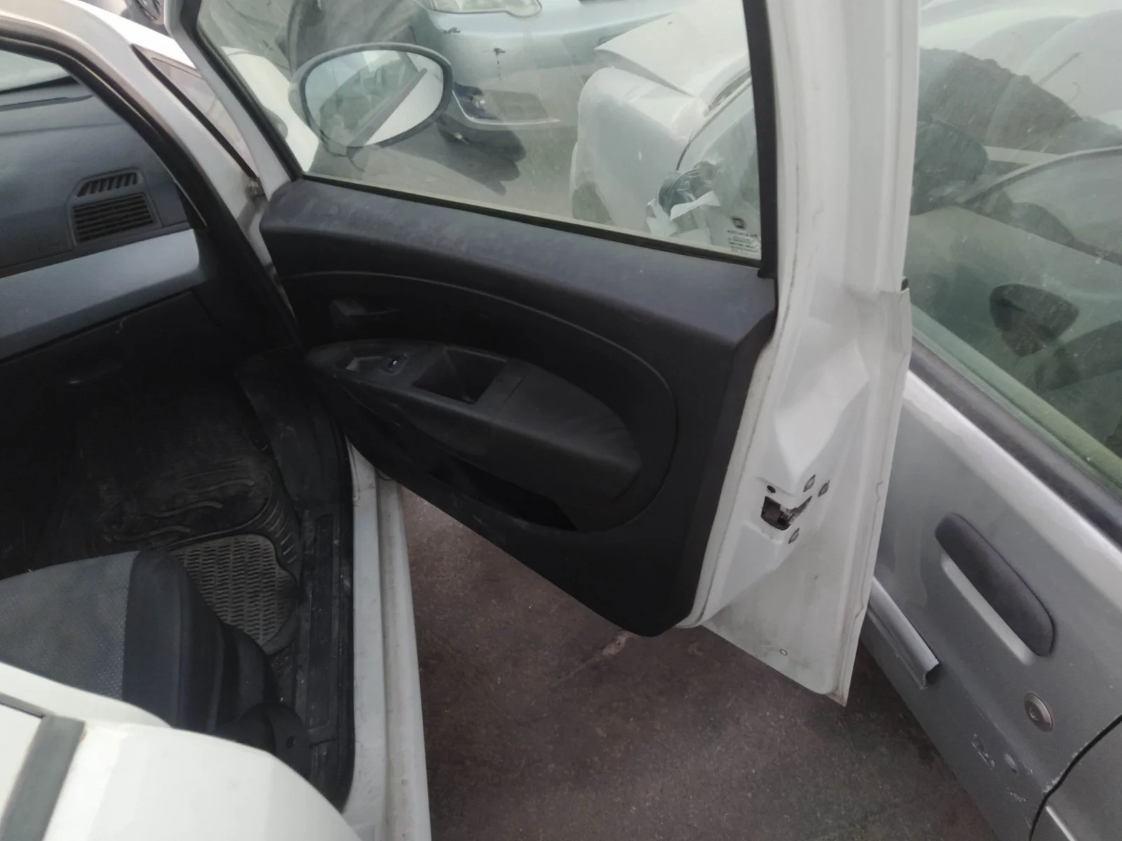 Foto de GUARNECIDO PUERTA DELANTERA DERECHA FIAT GRANDE PUNTO (199) 1.2 CAT (65 CV / 48 KW) referencia 0735532062