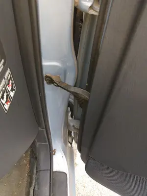 Foto de RETENEDOR PUERTA TOYOTA COROLLA (E12) 1.4 16V CAT (97 CV / 71 KW)