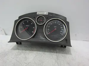 Foto de CUADRO INSTRUMENTOS OPEL ZAFIRA B 1.9 16V CDTI CAT (Z 19 DTH / LRD) (150 CV / 110 KW) referencia 13230577