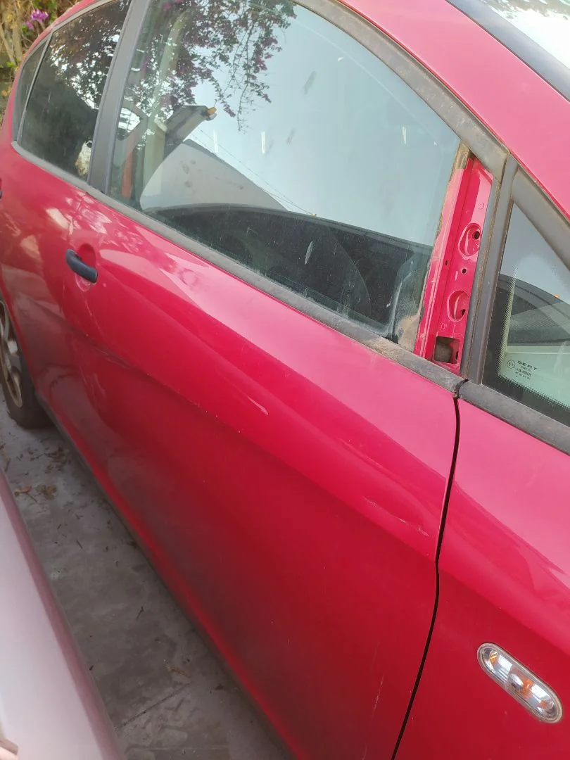 Foto de PUERTA DELANTERA DERECHA SEAT ALTEA (5P1) 1.6 (102 CV / 75 KW) referencia 5P0831056A