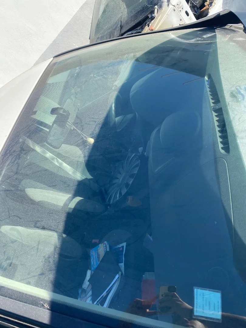 Foto de PARABRISAS RENAULT CLIO III 1.5 dCi Diesel (68 CV / 50 KW)