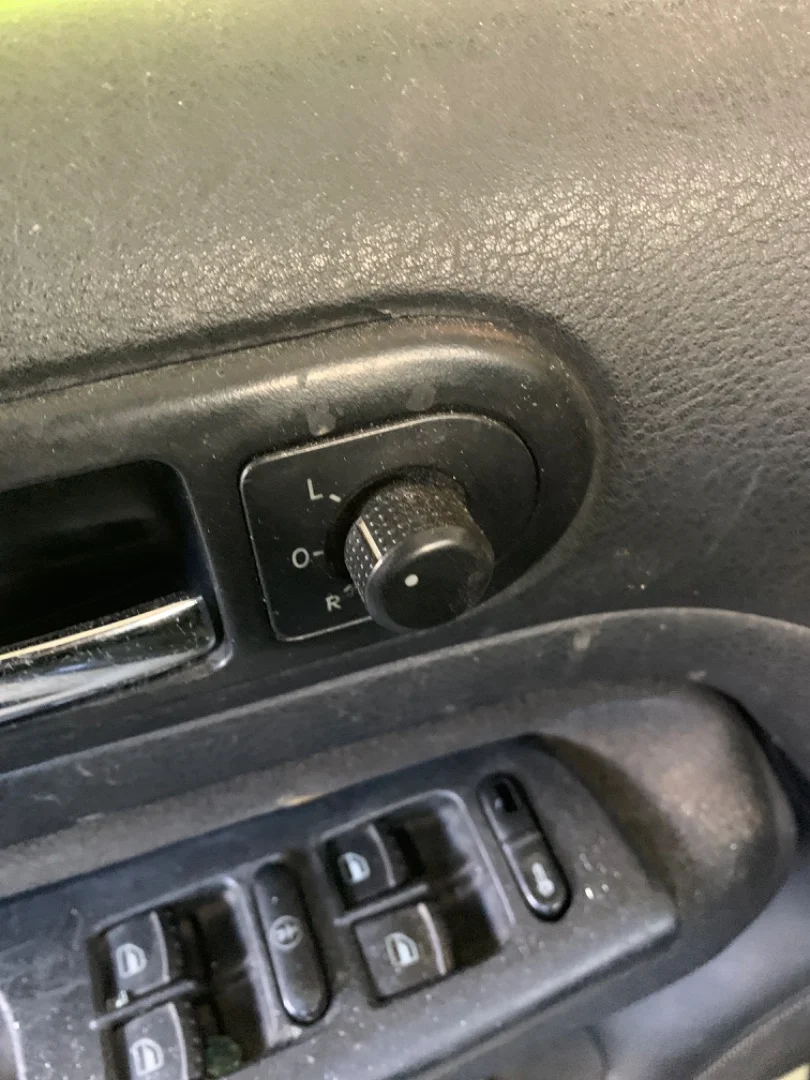 Foto de MANDO RETROVISOR VOLKSWAGEN GOLF IV BERLINA (1J1)(10.1997) 1.9 TDI (101 CV / 74 KW)