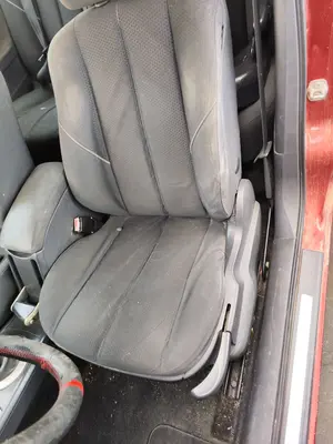 Foto de ASIENTO DELANTERO IZQUIERDO RENAULT MEGANE II BERLINA 3P 1.9 dCi Diesel (120 CV / 88 KW) foto 2