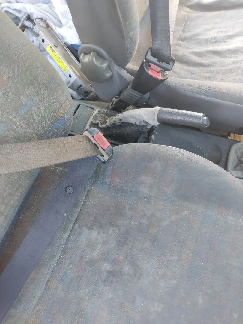 Foto de ENGANCHE CINTURON DELANTERO IZQUIERDO OPEL COMBO (CORSA C) 1.7 16V DI CAT (Y 17 DTL / LK8) (65 CV / 48 KW)