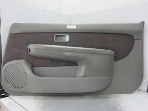 Foto de GUARNECIDO PUERTA DELANTERA DERECHA NISSAN MICRA (K11) 1.0 16V CAT (54 CV / 40 KW) referencia 809206F602