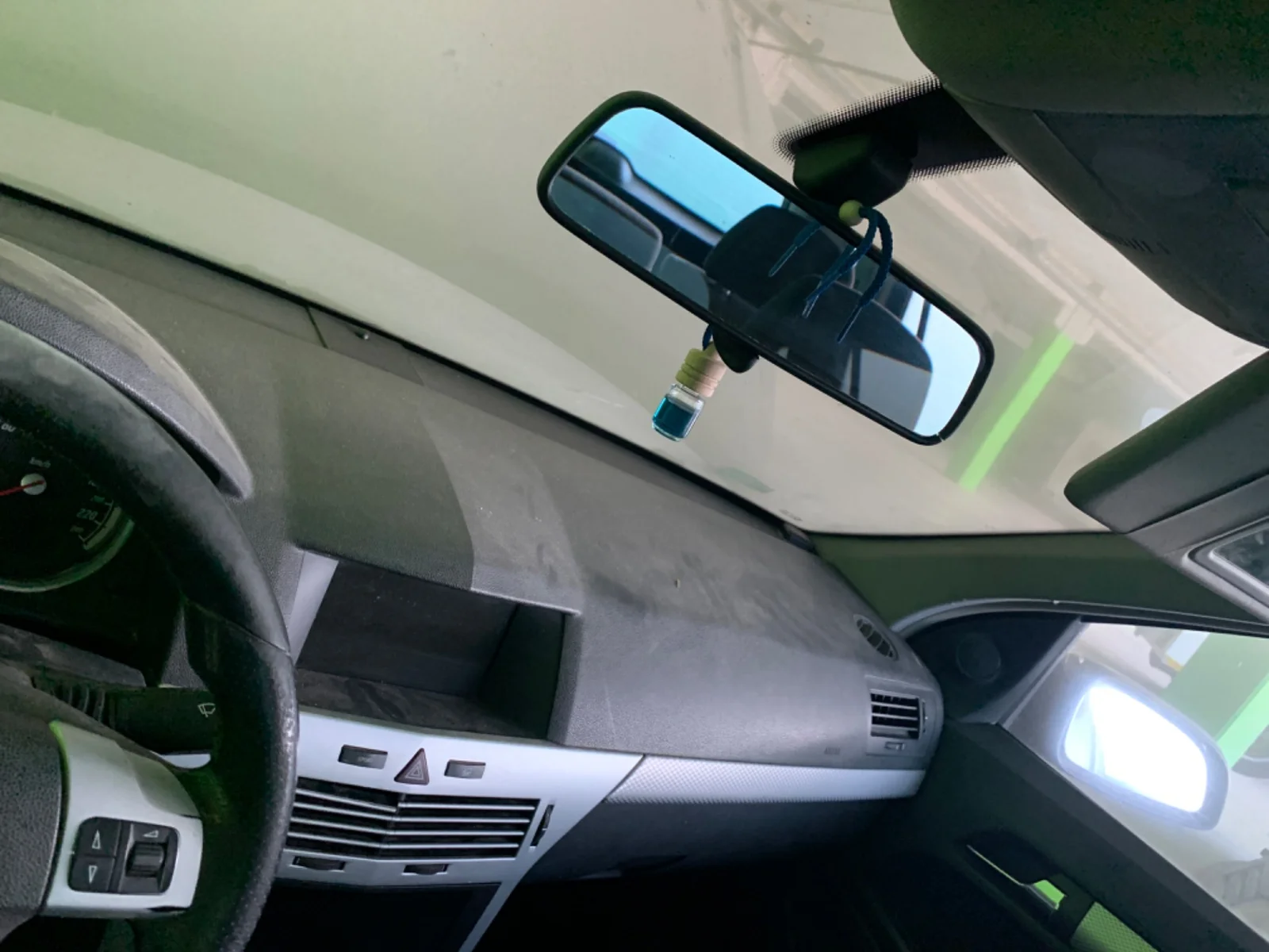 Foto de RETROVISOR INTERIOR OPEL ASTRA H CARAVAN 1.9 16V CDTI CAT (Z 19 DTH / LRD) (150 CV / 110 KW)
